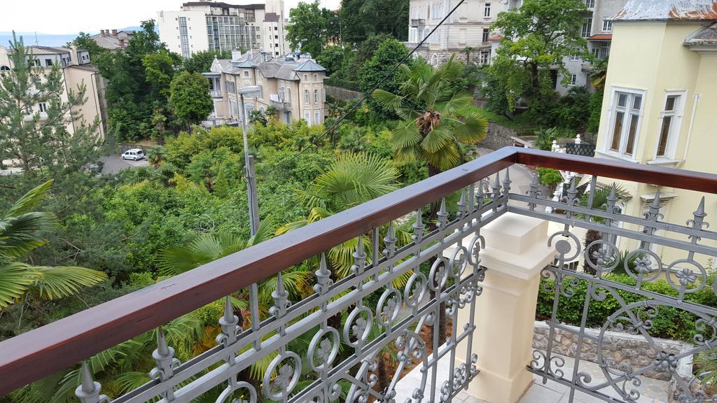 Apartments Villa Atta Опатия Экстерьер фото